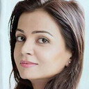 Samiksha Bhatt als Ghost / Sanjana