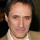 George DelHoyo als Gilbert Kent