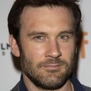 Clive Standen als Charlie