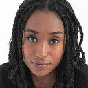 Dhara Lopes als Alice