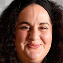 Ruha Taslimi als Desk Cop