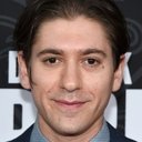 Michael Zegen als Steven Loman