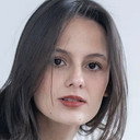 Sonya Kryakushina als Barista