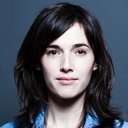 Clémentine Baert als Camille, la greffière