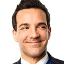 George Kotsipoulous als Himself - Host