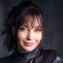 Lisa Greyson als Crystal