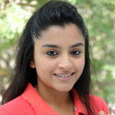 Alisha Baig als Reema Chopra