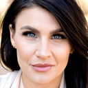 Shona Kay als Math Teacher