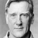 Donald Moffat als Dr. Arthur McPherson