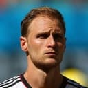 Benedikt Höwedes als Self