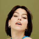 Kate Schroder als Agent Natalie Carter