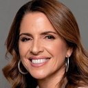 Monserrat Álvarez als News Reporter