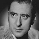 Bruno Barnabe als Ezra