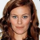 Cassidy Freeman als Young Charlotte