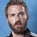 Russell Hicks als Tom