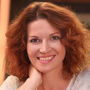 Viktória Ráková als Ildikó Komárom