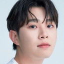 Cho Hyun-min als Lee Jun