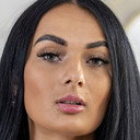 Maddy Black als Davina