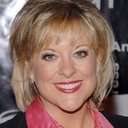 Nancy Grace als Waitress