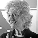 Caroline Blakiston als Narrator