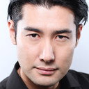 Takashi Hara als Agent 5