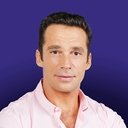 Yuval Segal als Television Reporter (voice)