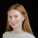 Justina Finch als Student Member #2