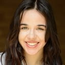 Lorelei Linklater als Young Girl Playing Paper Game