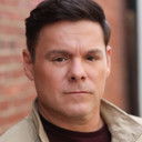 Dale Miller als Adam Lawson