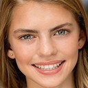 Emmie Hunter als Caitlyn
