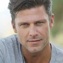 Greg Vaughan als Aaron Davis
