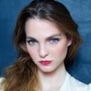 Adèle Simphal als Angèle