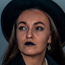 Gabriela Skowron, Script