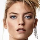 Martha Hunt als Self