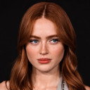 Sadie Sink als Tess DeNunzio