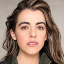 Taylor Owen als Maude