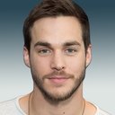 Chris Wood als Dwayne