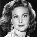 Pituka de Foronda als Tía Esperanza Aldama