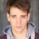 Brandon Tyler Russell als Ben Barrett