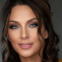 Melissa Coles als Renee