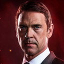 Dougray Scott als Vic Hill