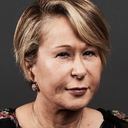 Yeardley Smith als Mrs. Armstrong