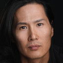 Silver Kim als Asian Guy with Chip