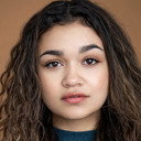 Madison Bailey als Bowling Alley Girl