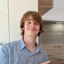 Osian Owen als Valentine