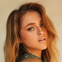 Alicia Moffet als 