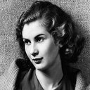 Dinah Sheridan als Mrs. Waterbury