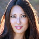 Christina Cha als Shocked Restaurant Patron (uncredited)