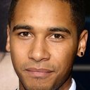 Elliot Knight als Ward Phillips