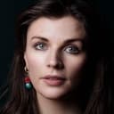 Aisling Bea als Carol Mercer